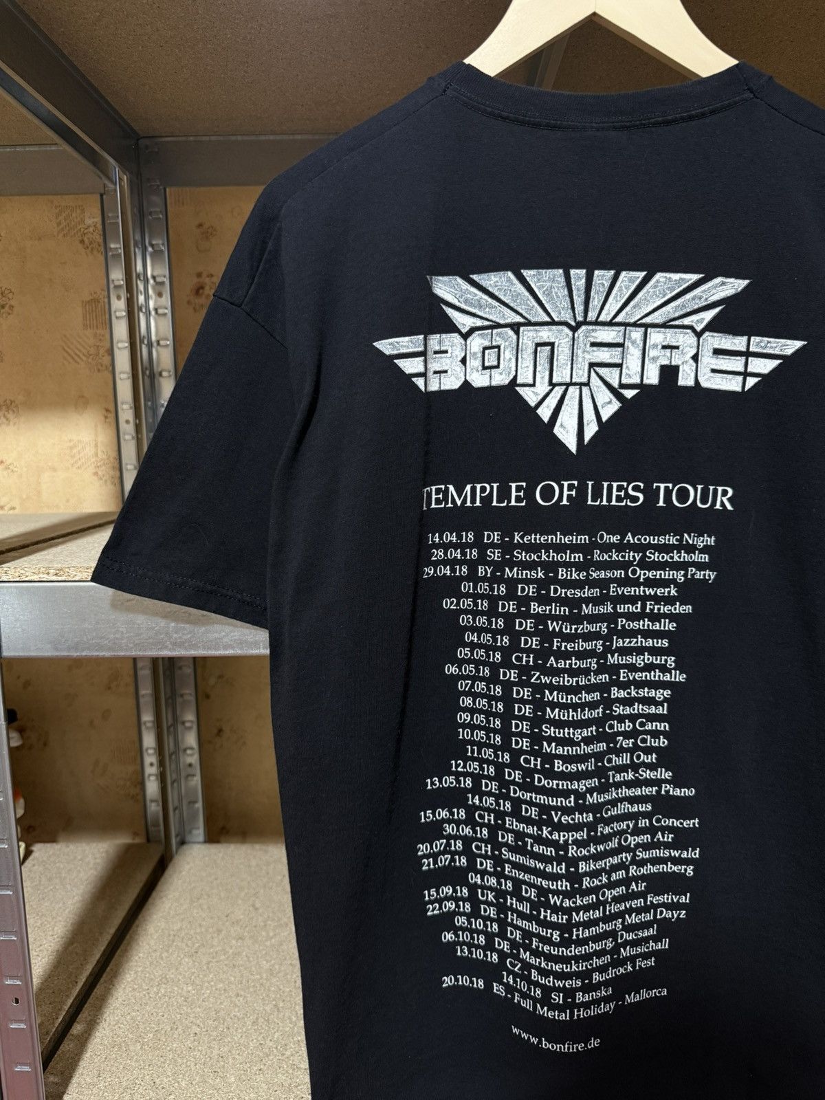 Band Tees Vintage Bonfire Temple Of Lies Tour 2018 Rock Band T-Shirt Size US XL / EU 56 / 4 - 4 Thumbnail