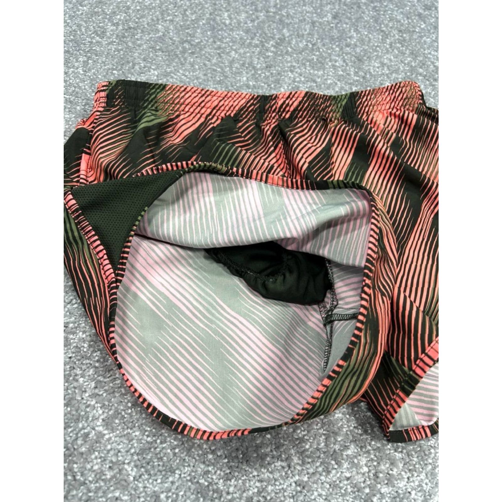 Nike Nike Shorts Womens Small Drifit Pink Green Lightweight Running 3.5" Size 28" / US 6 / IT 42 - 2 Thumbnail