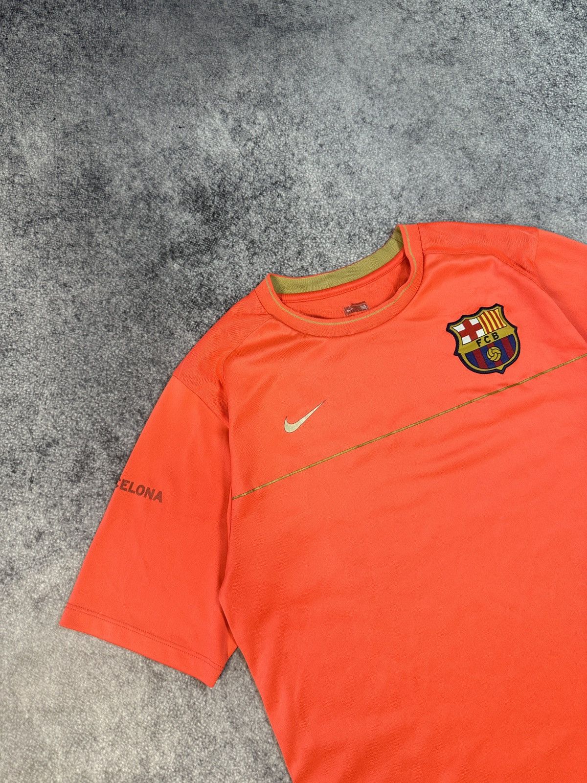 Nike Vintage Nike F.C.Barcelona Soccer Jersey Blokecore Style M Size US M / EU 48-50 / 2 - 2 Thumbnail