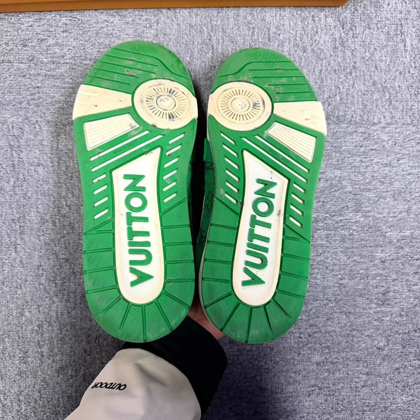 Louis Vuitton Louis Vuitton Green/White Low Top Sneaker 6.5 Size US 6.5 / EU 39-40 - 6 Thumbnail