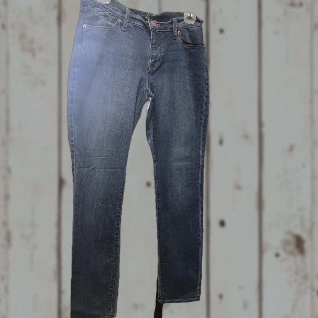 Old Navy OLD NAVY The Flirt Light Wash Tapered Leg Jeans Womens Size 8 Short Blue Size 30" / US 8 / IT 44 - 1 Thumbnail