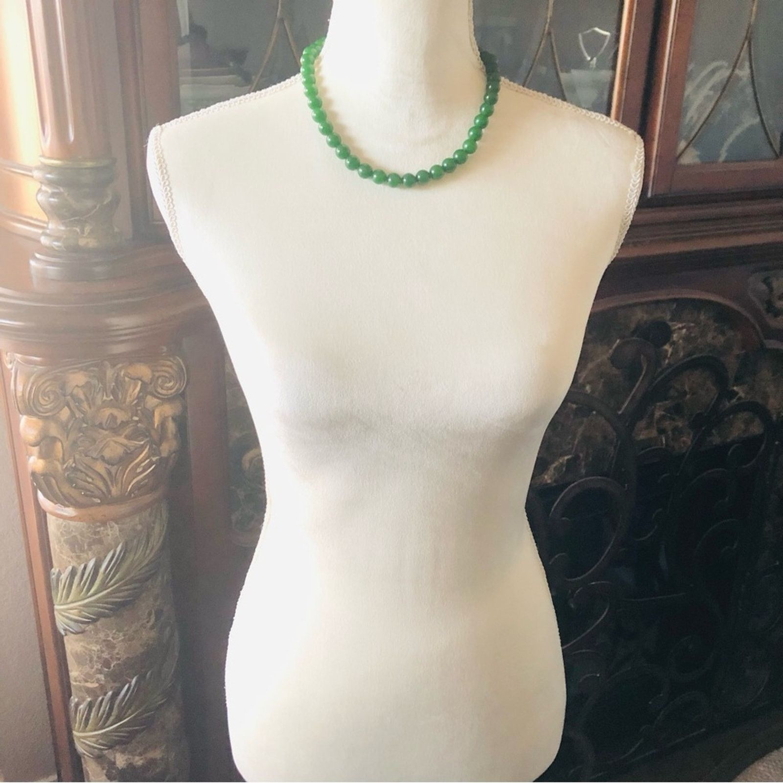 Handmade Genuine nephrite jade 10mm round bead necklace Size ONE SIZE - 5 Thumbnail