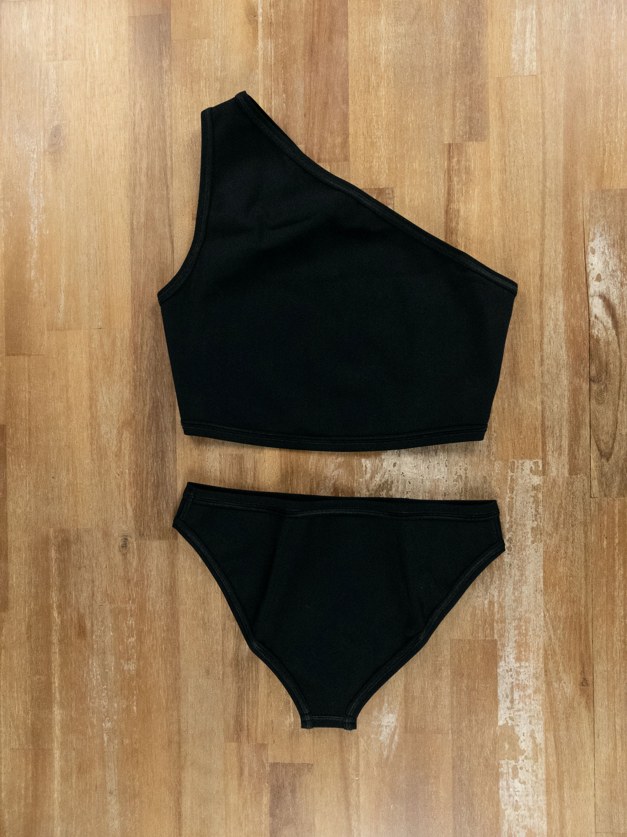 Bottega Veneta BOTTEGA VENETA black two piece one shoulder bikini swimsuit Size 28" / US 6 / IT 42 - 8 Thumbnail