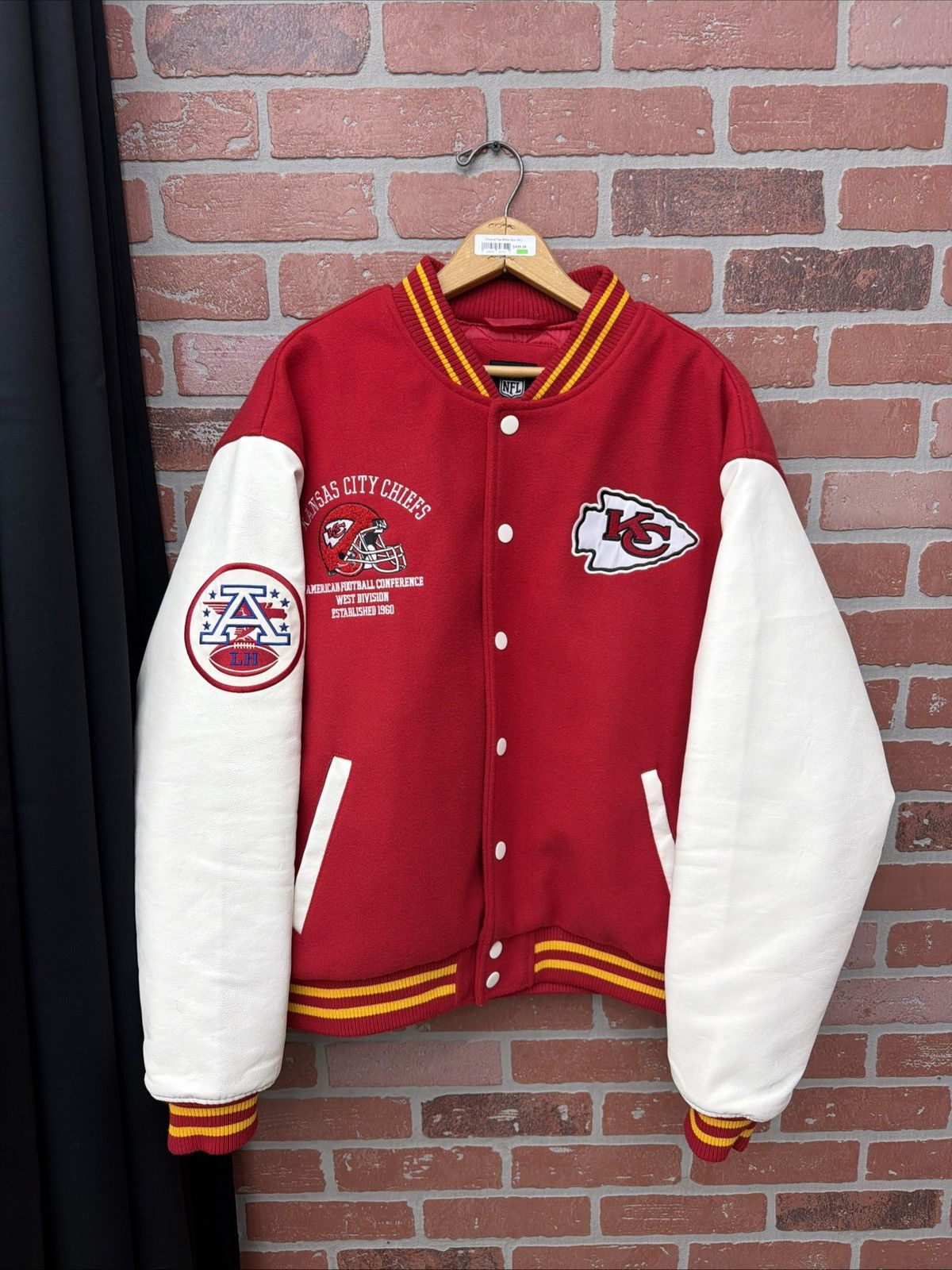 NFL NFL Team Apparel Kansas City Chiefs Jacket L Red White Size US L / EU 52-54 / 3 - 2 Thumbnail