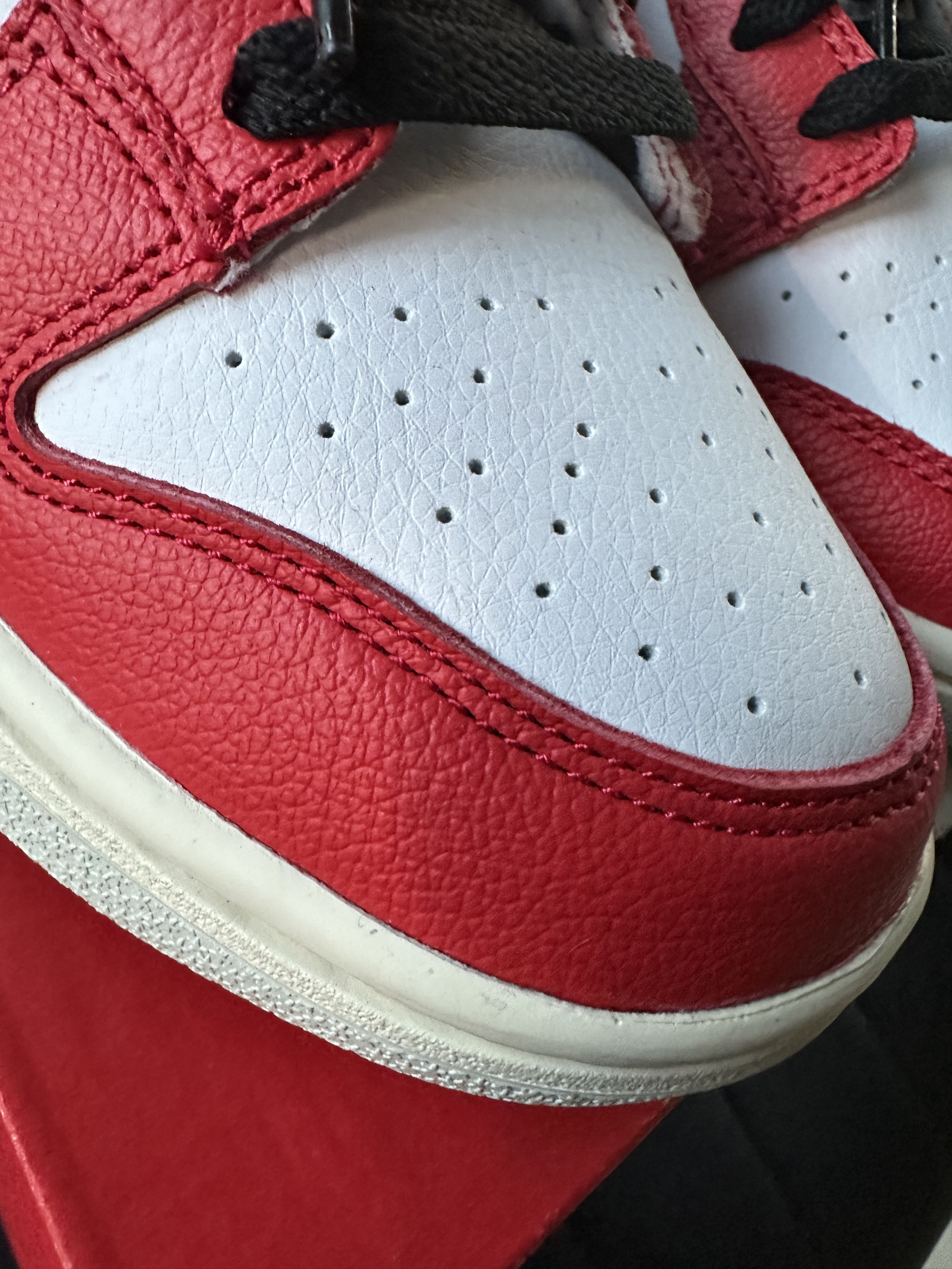 Jordan Brand × Nike PREOWNED NIKE DUNK LOW RETRO PRM "CHICAGO SPLIT" Size US 6 / EU 39 - 6 Thumbnail