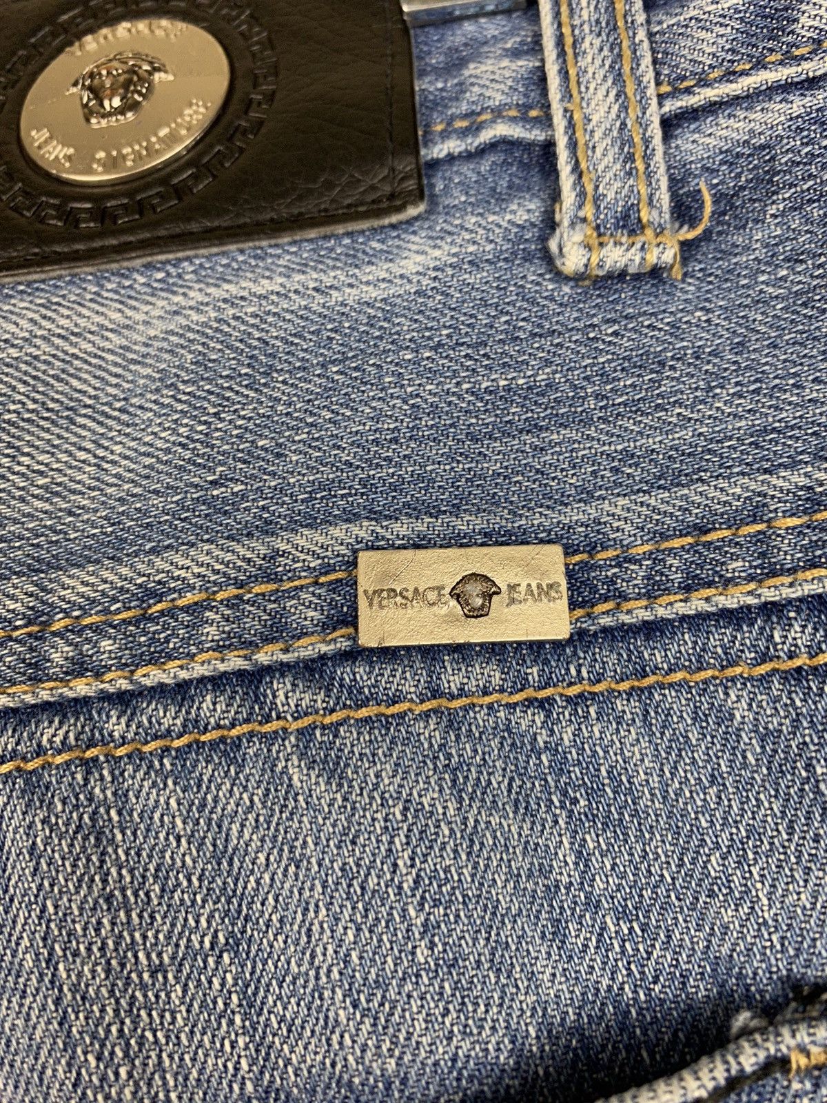 Designer × Versace × Vintage Versace Jeans Signature Blue Denim Jeans Back Embroidery Size US 32 / EU 48 - 10 Thumbnail