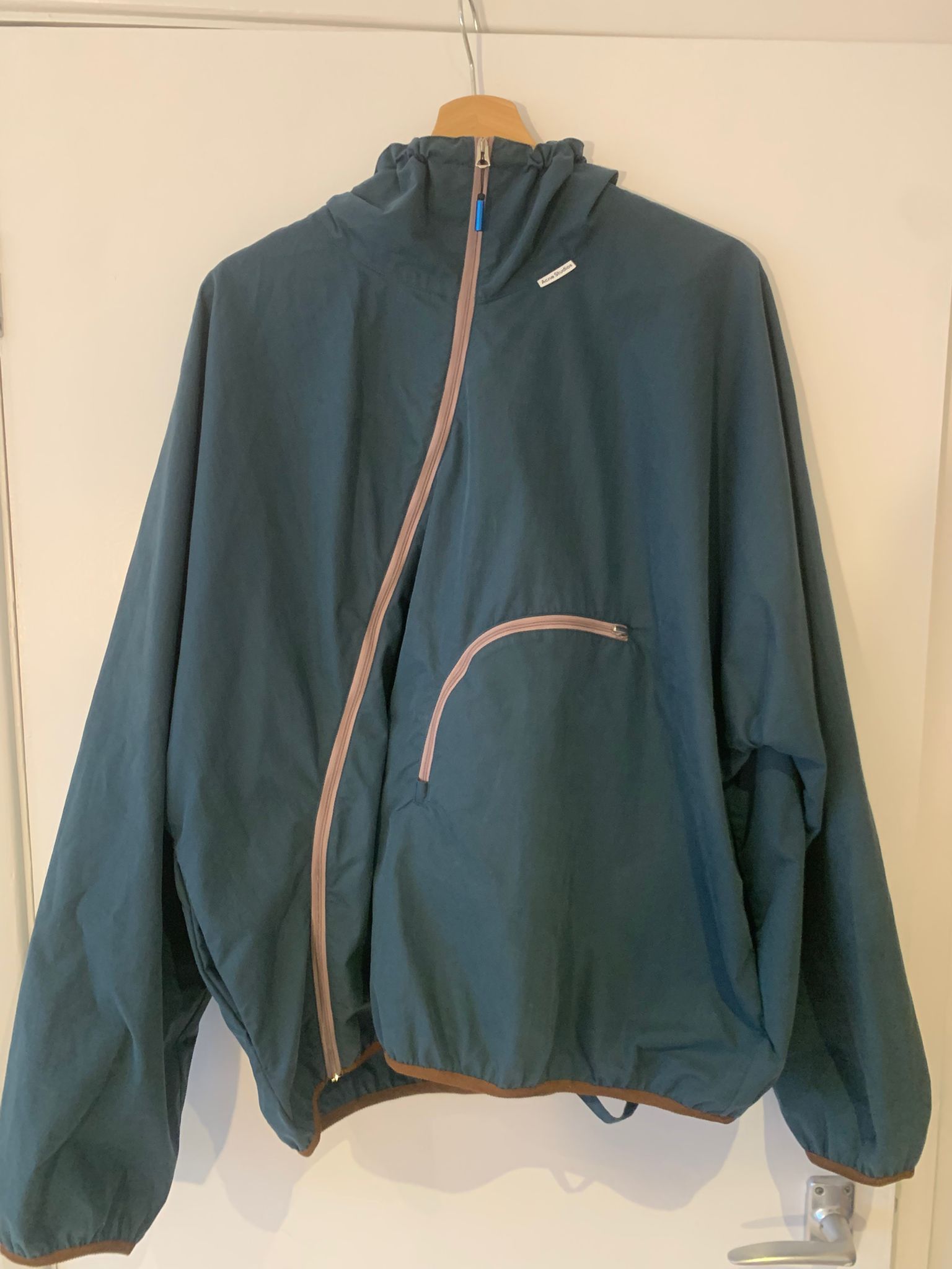 Acne Studios Acne Studios Asymetric Windbreaker Size US S / EU 44-46 / 1 - 1 Thumbnail