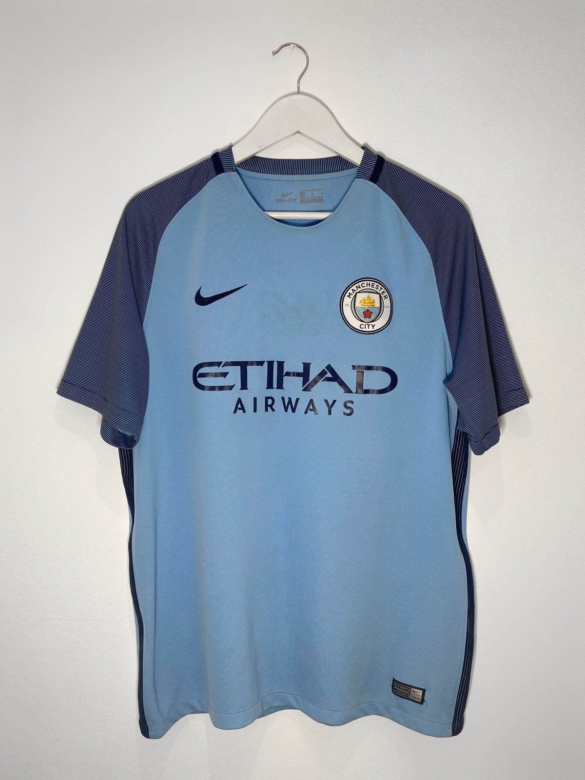 Nike Nike Manchester City 2016 2017 Home Football Shirt Size US L / EU 52-54 / 3 - 1 Thumbnail