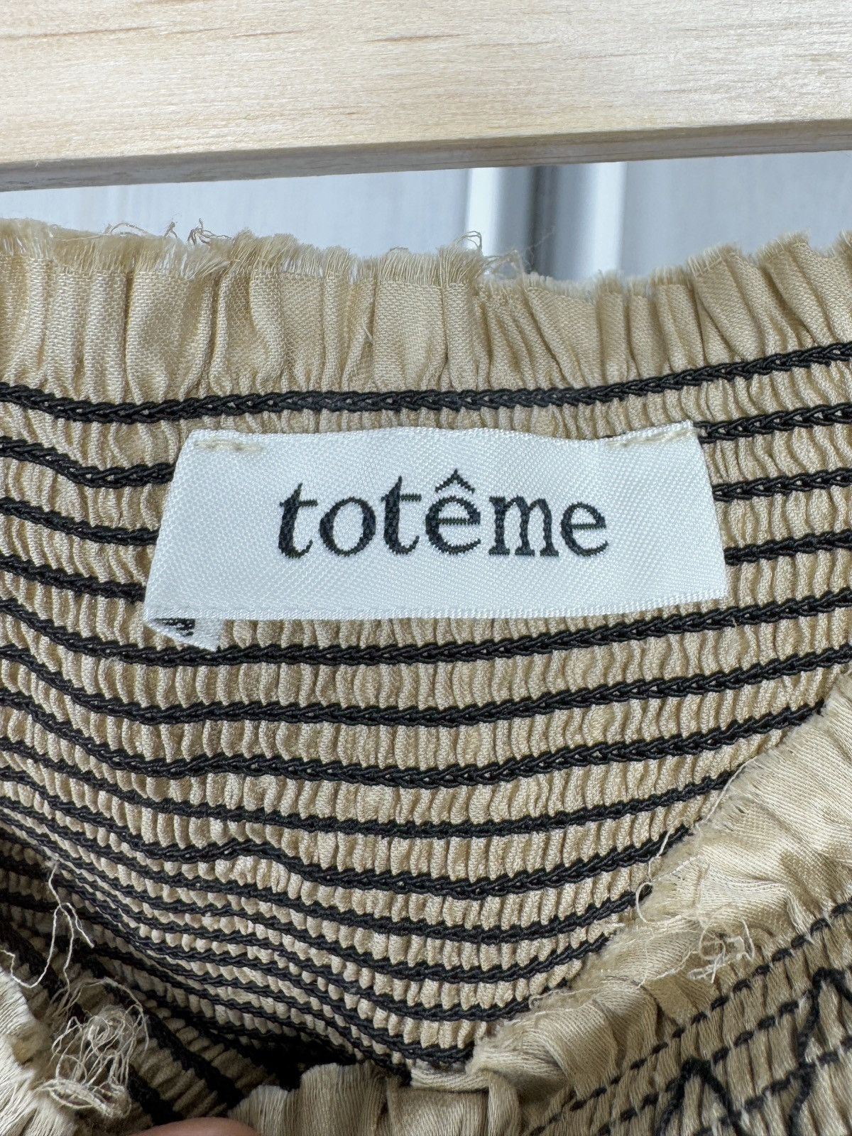 Toteme Toteme Safara Ruched Waist Smock mid length beige skirt Size 27" / US 4 / IT 40 - 7 Thumbnail