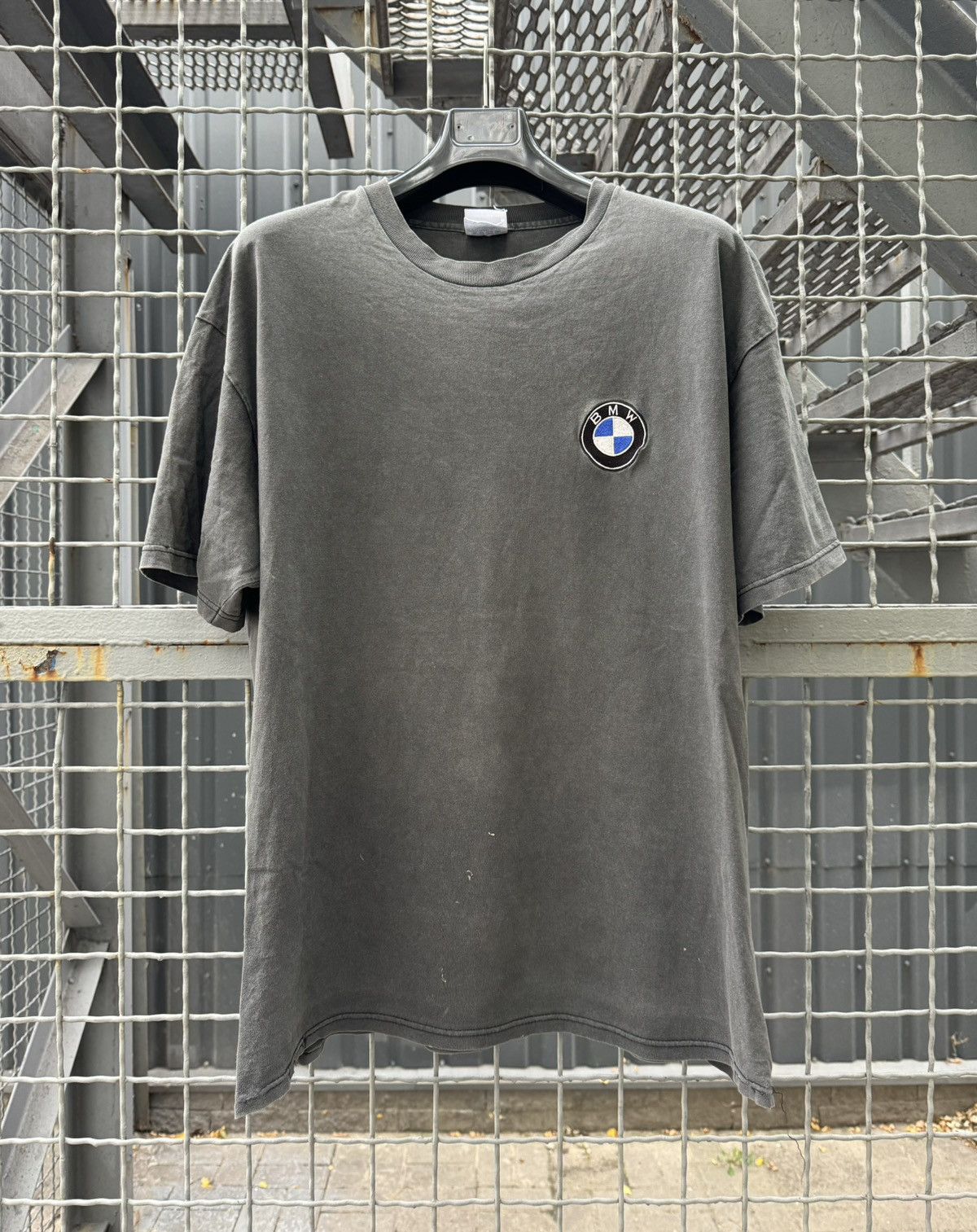 Hanes Vintage 90s BMW Hanes Y2K Faded T Shirt Size US XXL / EU 58 / 5 - 1 Thumbnail