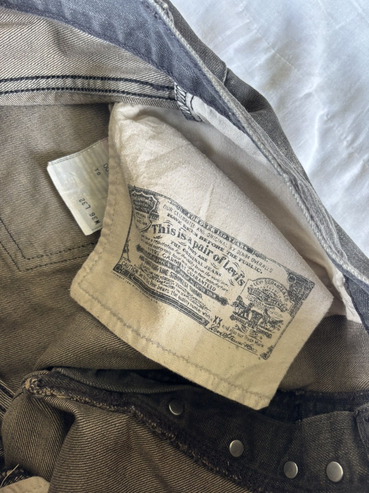 Levi's Vintage Clothing VINTAGE LEVIS 501 BLACK BAGGY DISTRESSED DENIMS Size US 36 / EU 52 - 11 Thumbnail