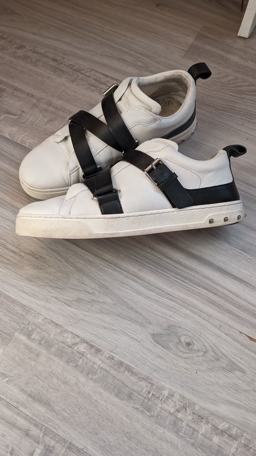 Valentino Valentino Garavani V-Punk Rockstud Accent Leather Sneakers Size US 7 / EU 40 - 3 Thumbnail