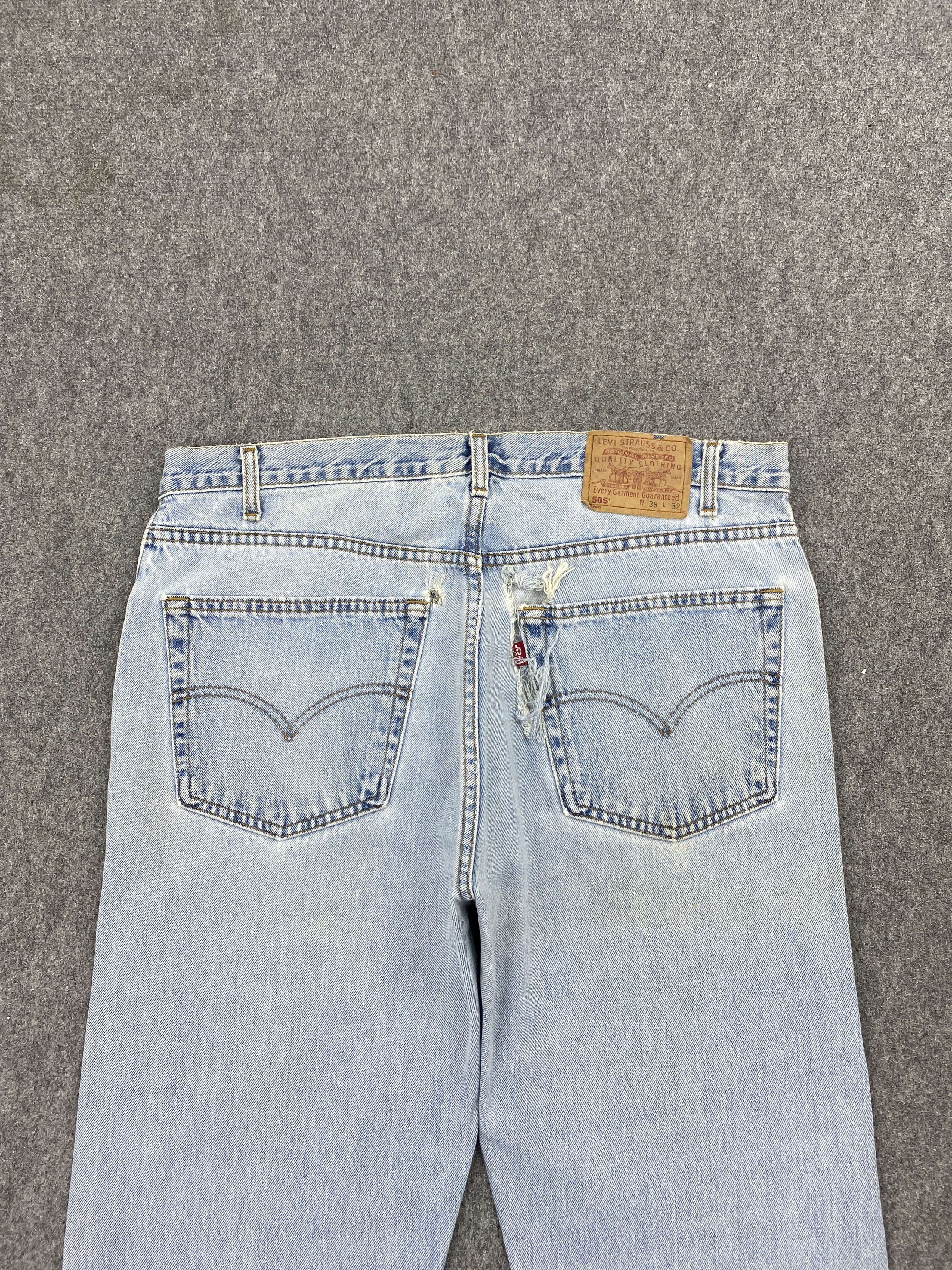 Levi's × Vintage Light Washed Vintage 90s Levi's 505 Denim Jeans Size US 37 - 4 Thumbnail