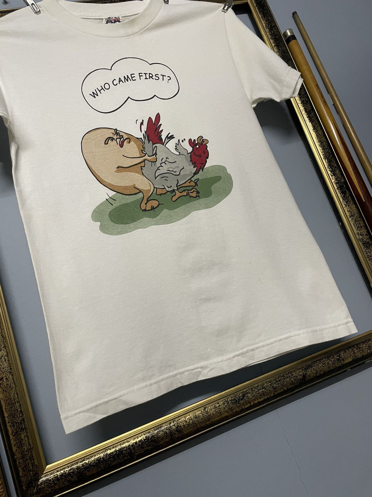 Vintage Vintage 00 Who Came First Funny Dirty Joke Humor Art Tshirt Size US S / EU 44-46 / 1 - 3 Thumbnail