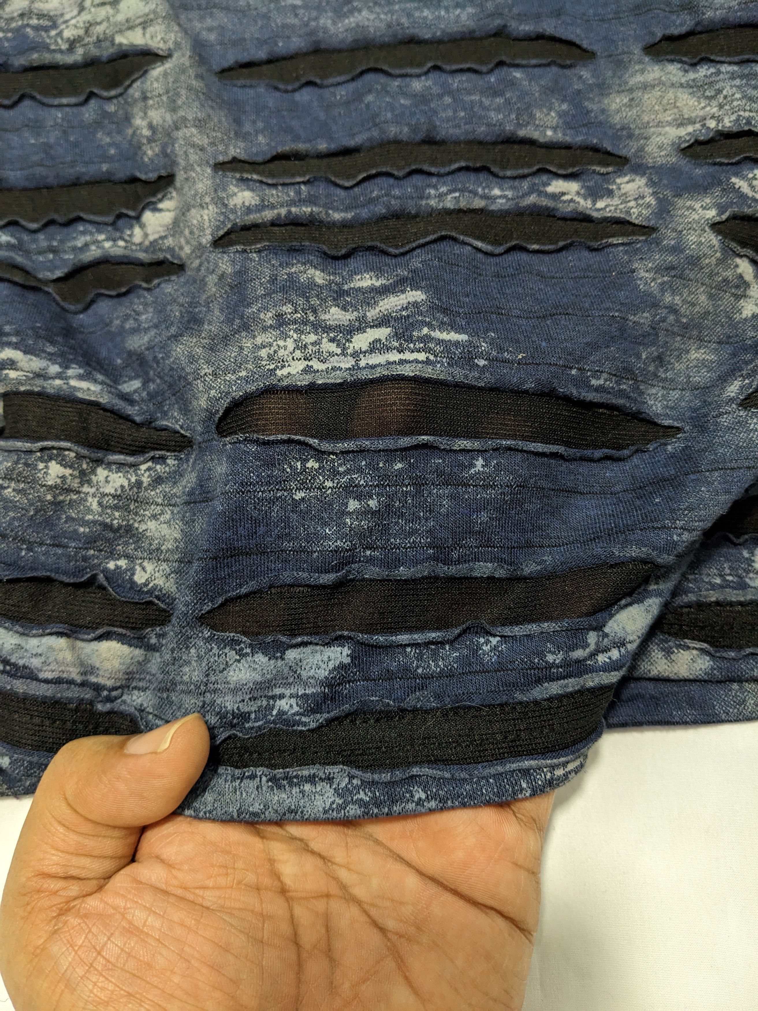 Rare Tornado Mart Mesh Distressed Design Gradient T-Shirt