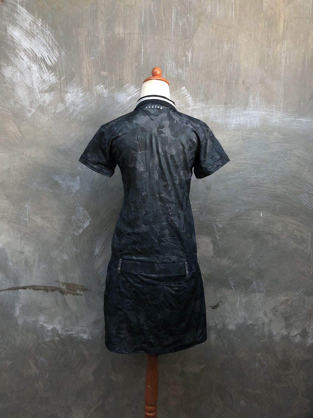 Oakley × Vintage Oakley Sport Midi Dress Army Pattern Size M / US 6-8 / IT 42-44 - 8 Thumbnail