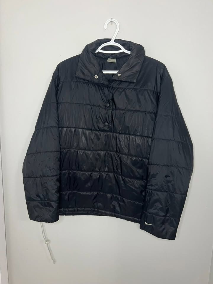 Nike Vintage Nike Puffer Jacket Women's Black Insulated Pullover Size L / US 10 / IT 46 - 1 Thumbnail