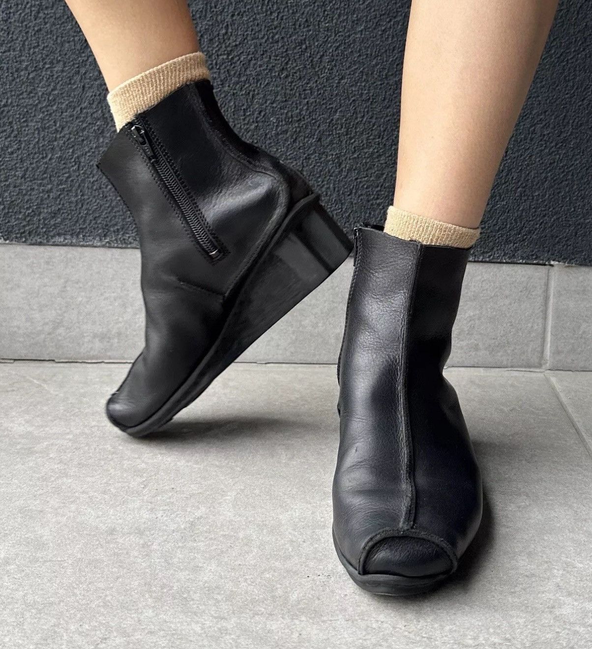 Trippen Trippen Womens Black Shoes Zip Up Ankle Boots Size 38 Size US 7.5 / IT 37.5 - 4 Thumbnail
