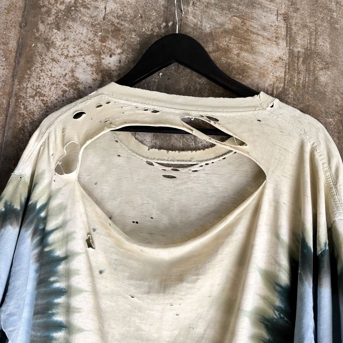 Pink Floyd 90s THRASHED Vintage PINK FLOYD Tie-Dye T-Shirt Size US XL / EU 56 / 4 - 5 Thumbnail