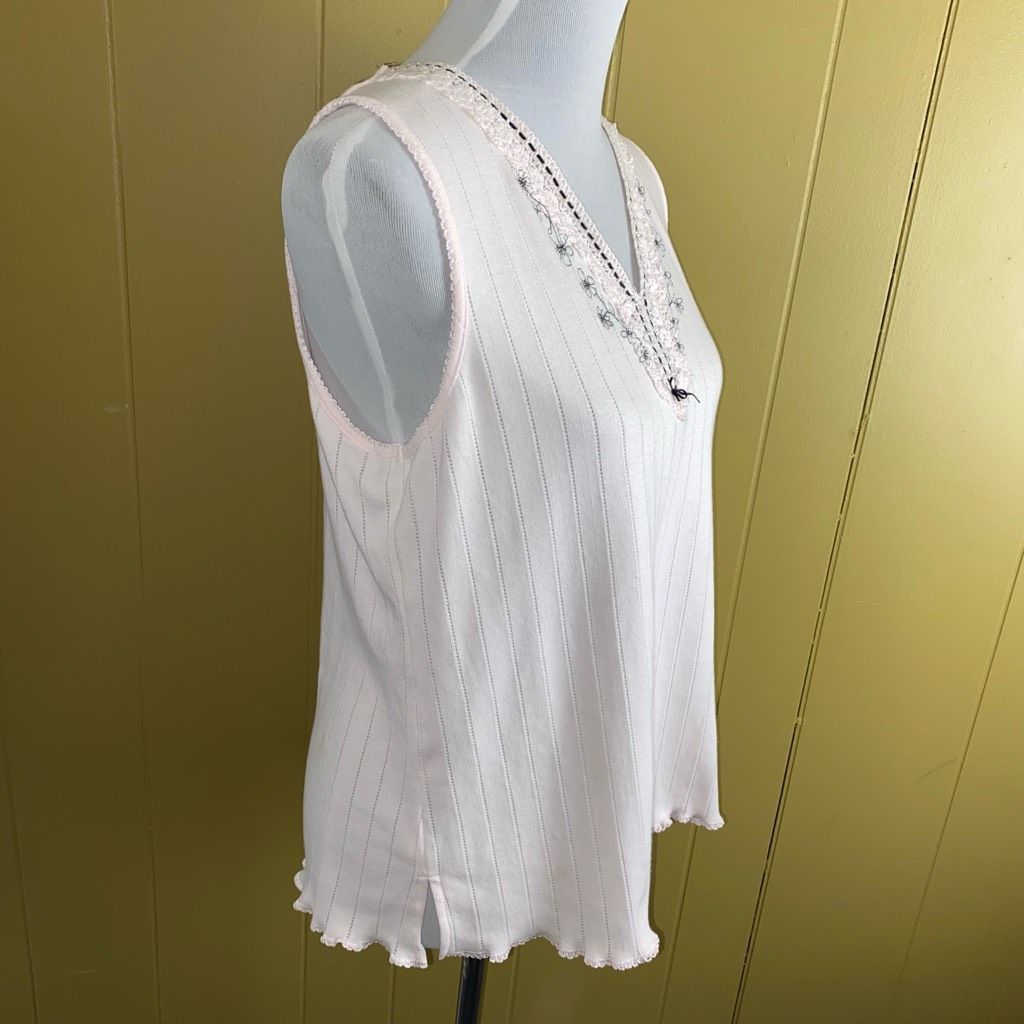 Liz Claiborne Liz Claiborne women M/L floral print tank top & shorts pajama set light pink Size ONE SIZE - 5 Thumbnail