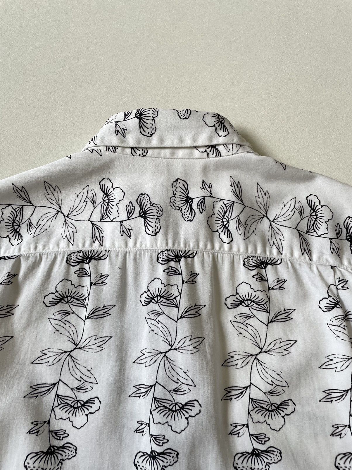 Ann Demeulemeester White Cotton Shirt With Black Flower Print Size US L / EU 52-54 / 3 - 13 Thumbnail