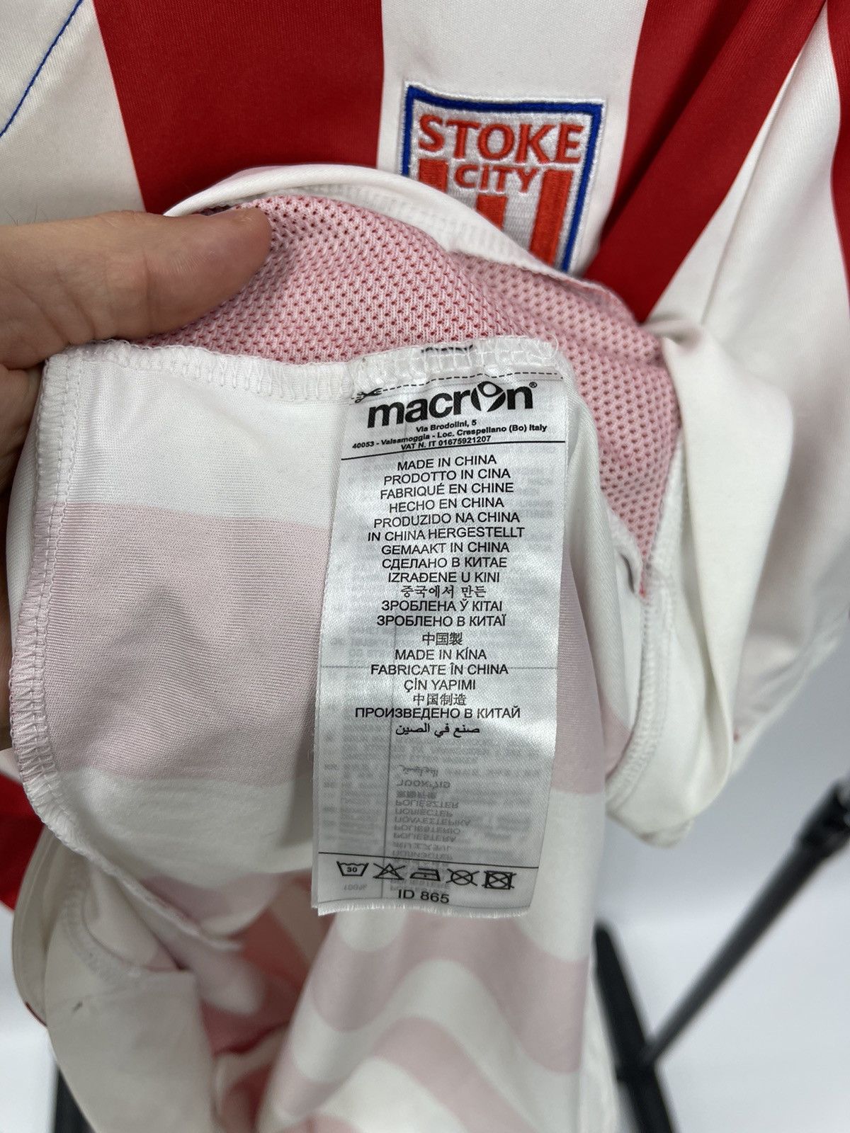 Macron STOKE CITY MACRON 2016/2017 FOOTBALL SOCCER HOME JERSEY L Size US L / EU 52-54 / 3 - 6 Thumbnail