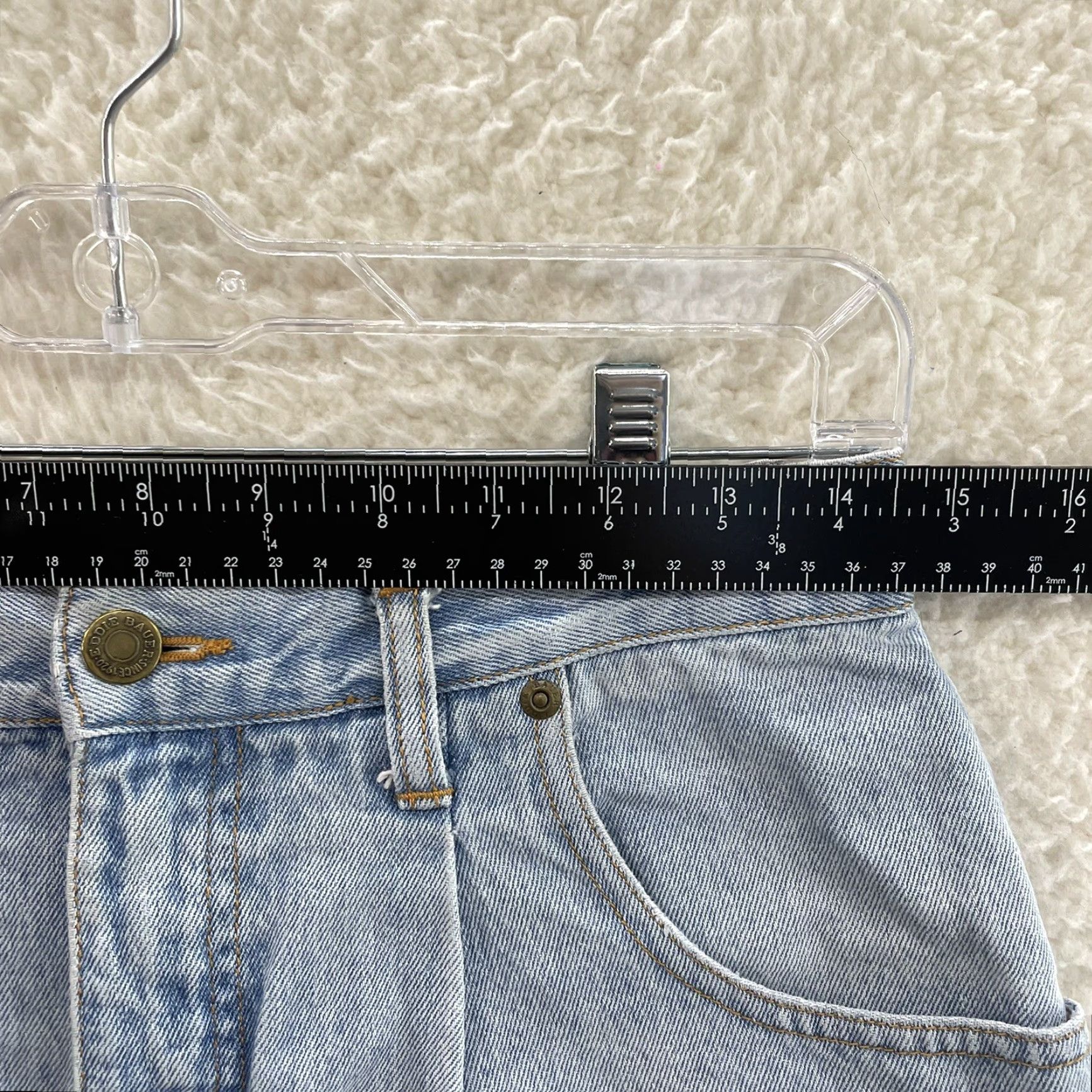 Eddie Bauer VINTAGE Eddie Bauer Denim Long Shorts 12 29 High Waisted Cut-Off Shorts Jeans Women 1990s Grunge Size 34" / US 12 / IT 48 - 7 Thumbnail