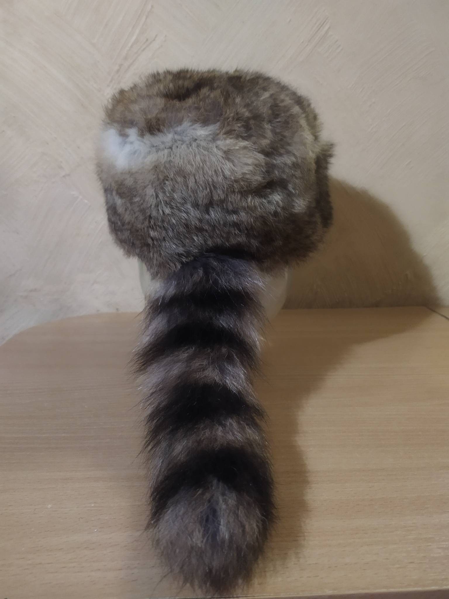 Vintage Fur hat 'Coonskin Cap', Canada. Size ONE SIZE - 4 Thumbnail