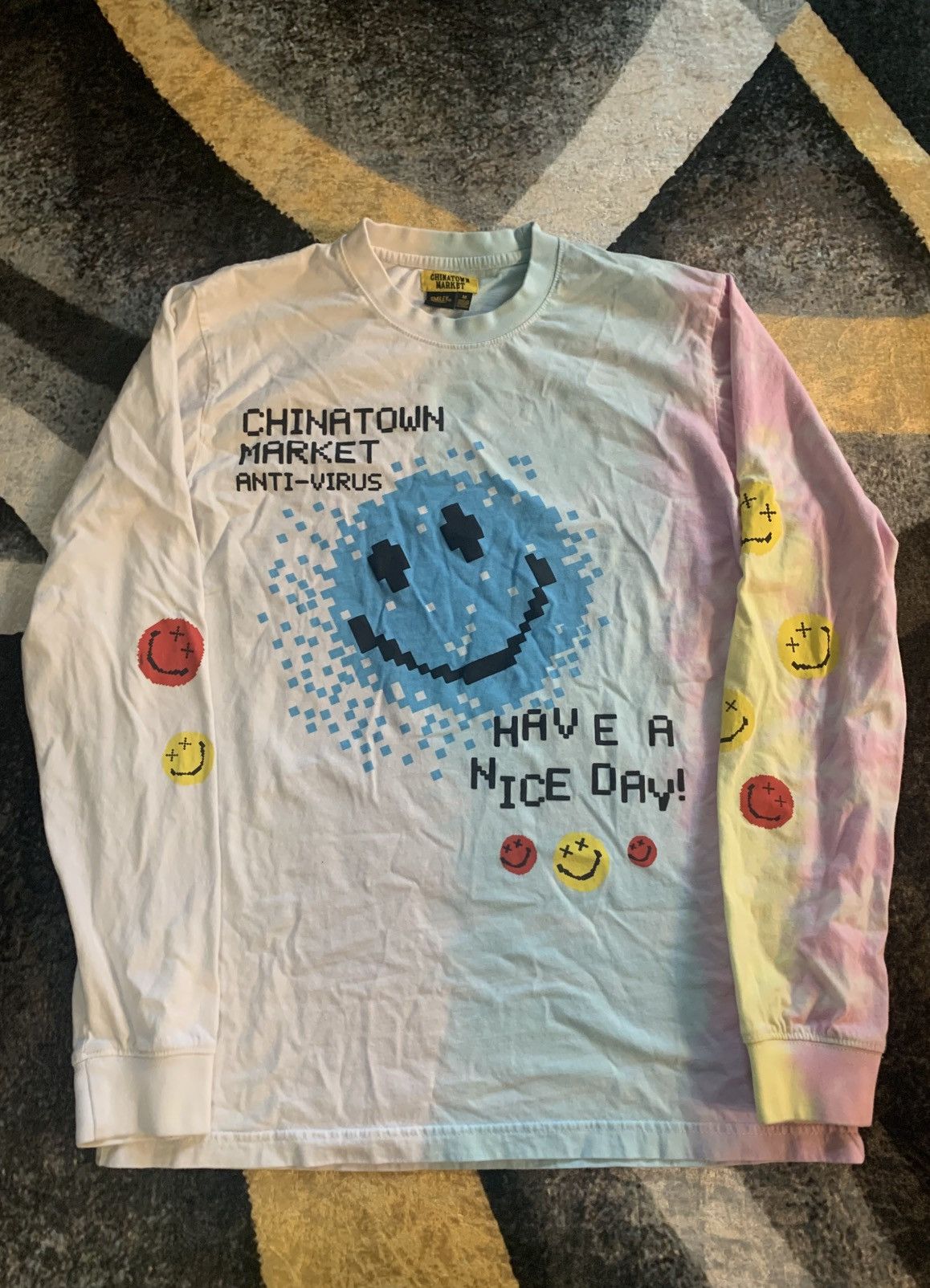 Market Chinatown Market Long Sleeve T-Shirt Tye Dye Smiley Face Size ONE SIZE - 1 Thumbnail