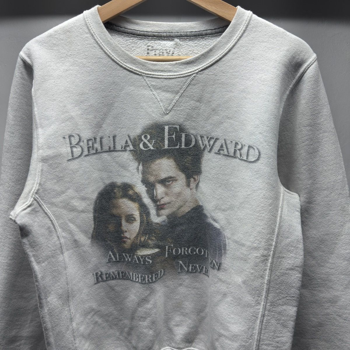 Praying Praying Bella & Edward Sweatshirt Faded Size US S / EU 44-46 / 1 - 5 Thumbnail