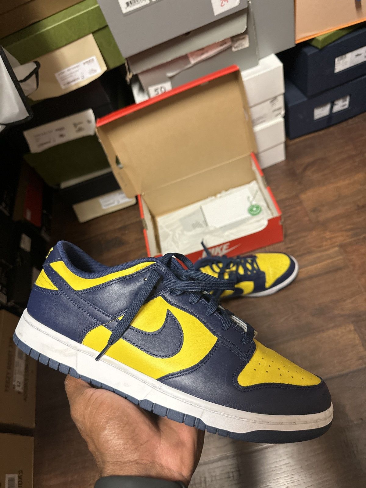 dunk low michigans