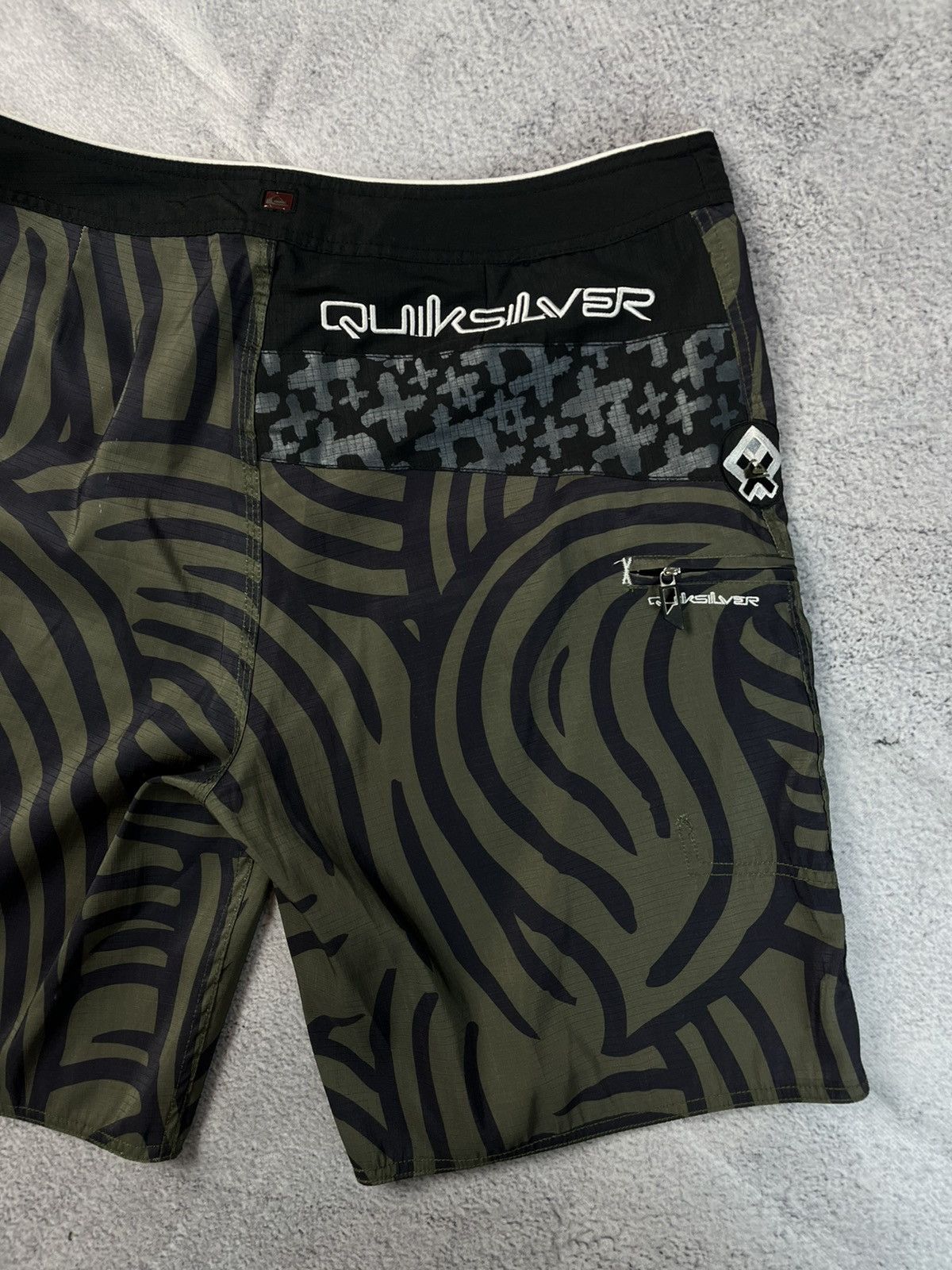 Quiksilver × Vintage Quiksilver multicolour Y2K shorts Size US 36 / EU 52 - 5 Thumbnail