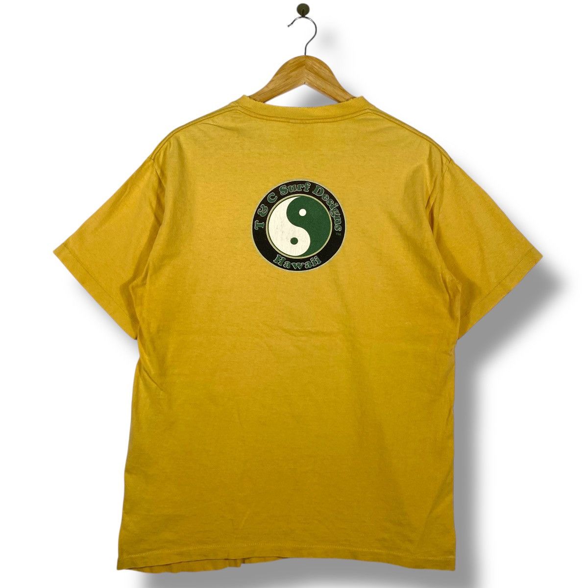 Vintage Vintage 90's T&C Surf Designs Hawaii Distressed Surf Tee Size US L / EU 52-54 / 3 - 1 Thumbnail