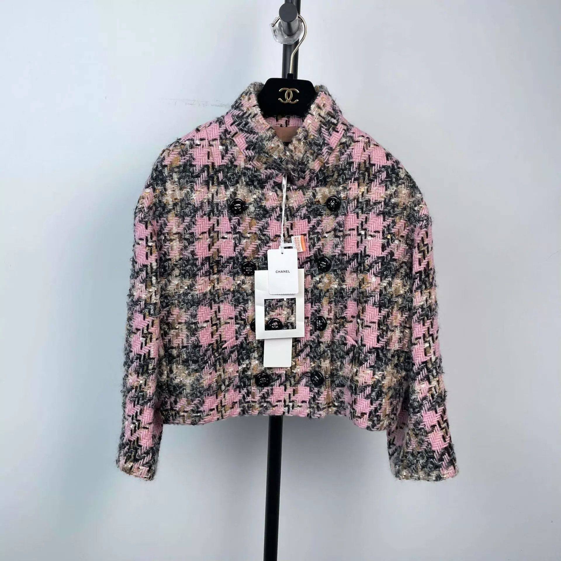 Chanel Women's Chanel 2024FW Pink Wool Knit Short Jacket 40 Size M / US 6-8 / IT 42-44 - 1 Thumbnail