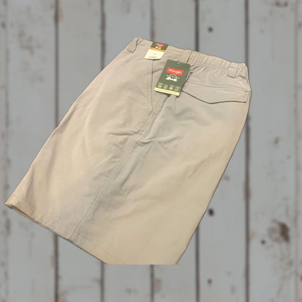Wrangler Wrangler Relaxed Fit Gray Cargo Shorts Size 44 Size US 44 / EU 60 - 1 Thumbnail