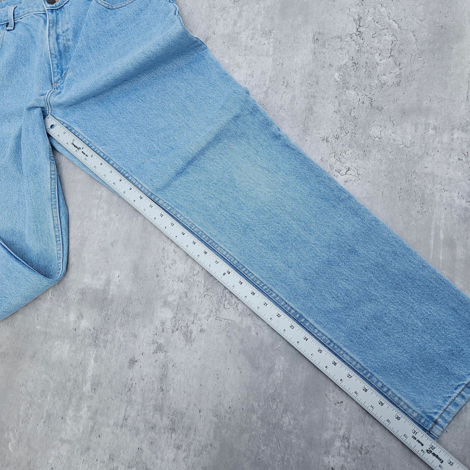 L.L. Bean VINTAGE MENS L. L. BEAN NATURAL FIT BLUE JEANS SIZE 35 X 34 Size US 35 - 8 Thumbnail