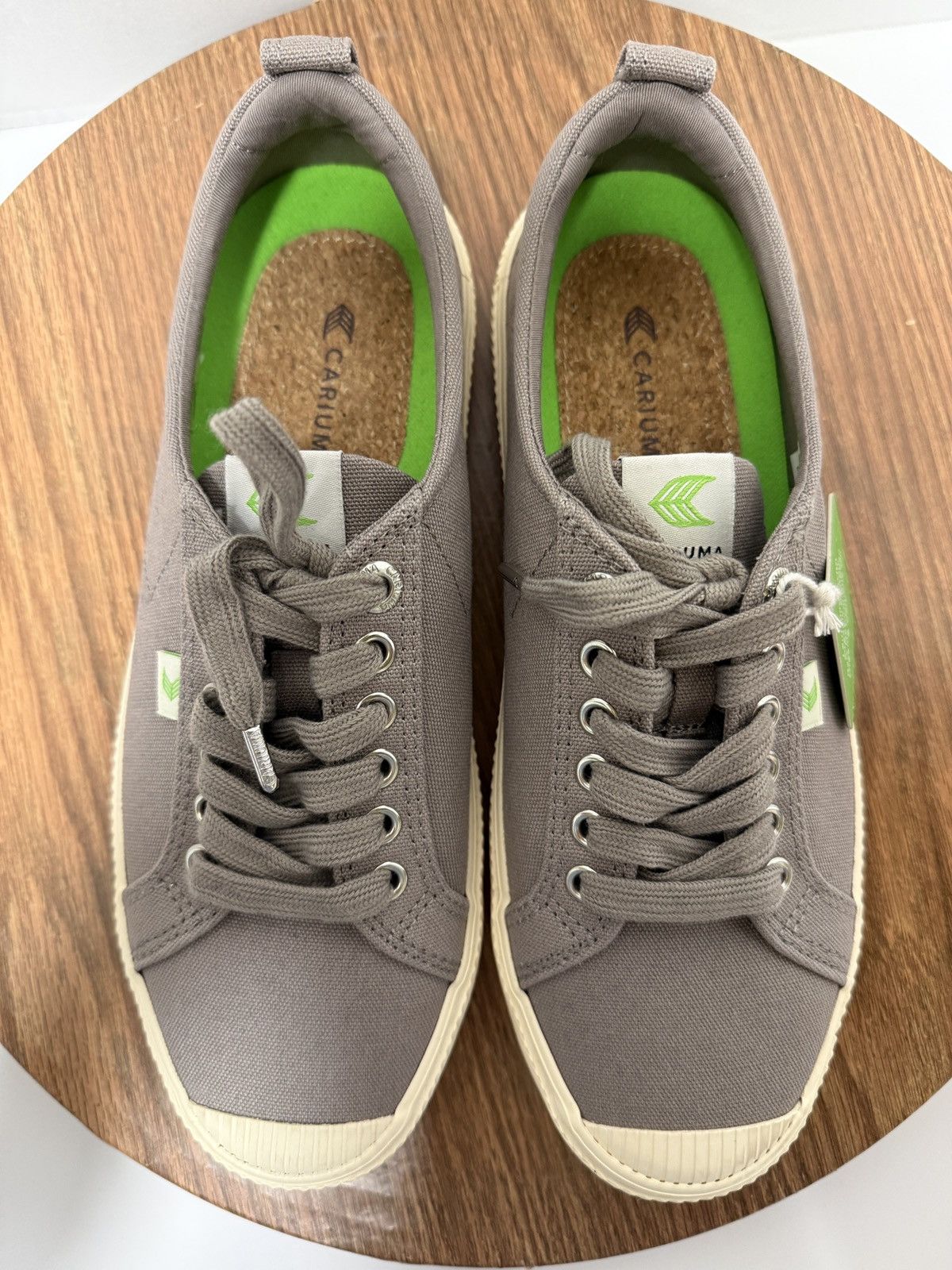Other Cariuma Unisex Grey Organic Cotton Canvas Neon Sneakers Size US 9.5 / IT 39.5 - 2 Thumbnail