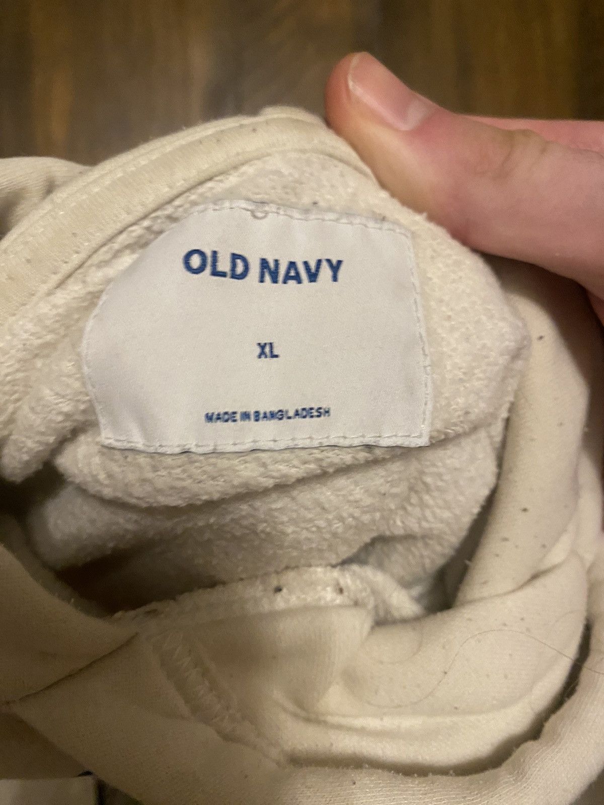 Old Navy White Hoodie ft. Winter Cabin Size US XL / EU 56 / 4 - 2 Thumbnail