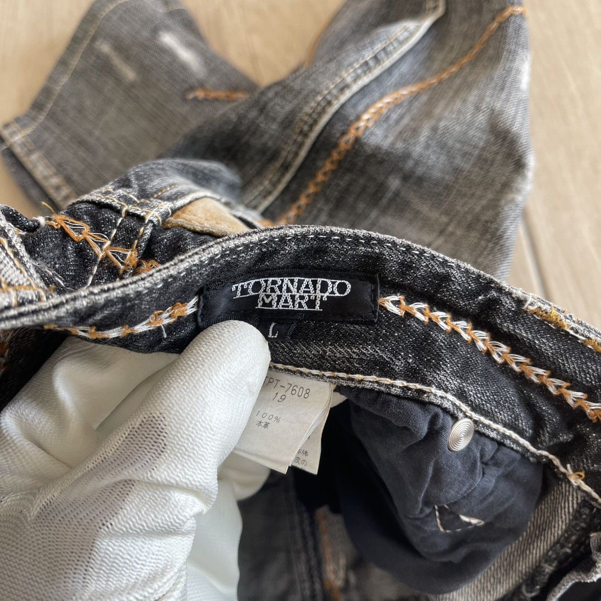 Tornado Mart 2000s Weave Embroidery Leather Patch Distressed Denim Shorts Size US 30 / EU 46 - 8 Thumbnail