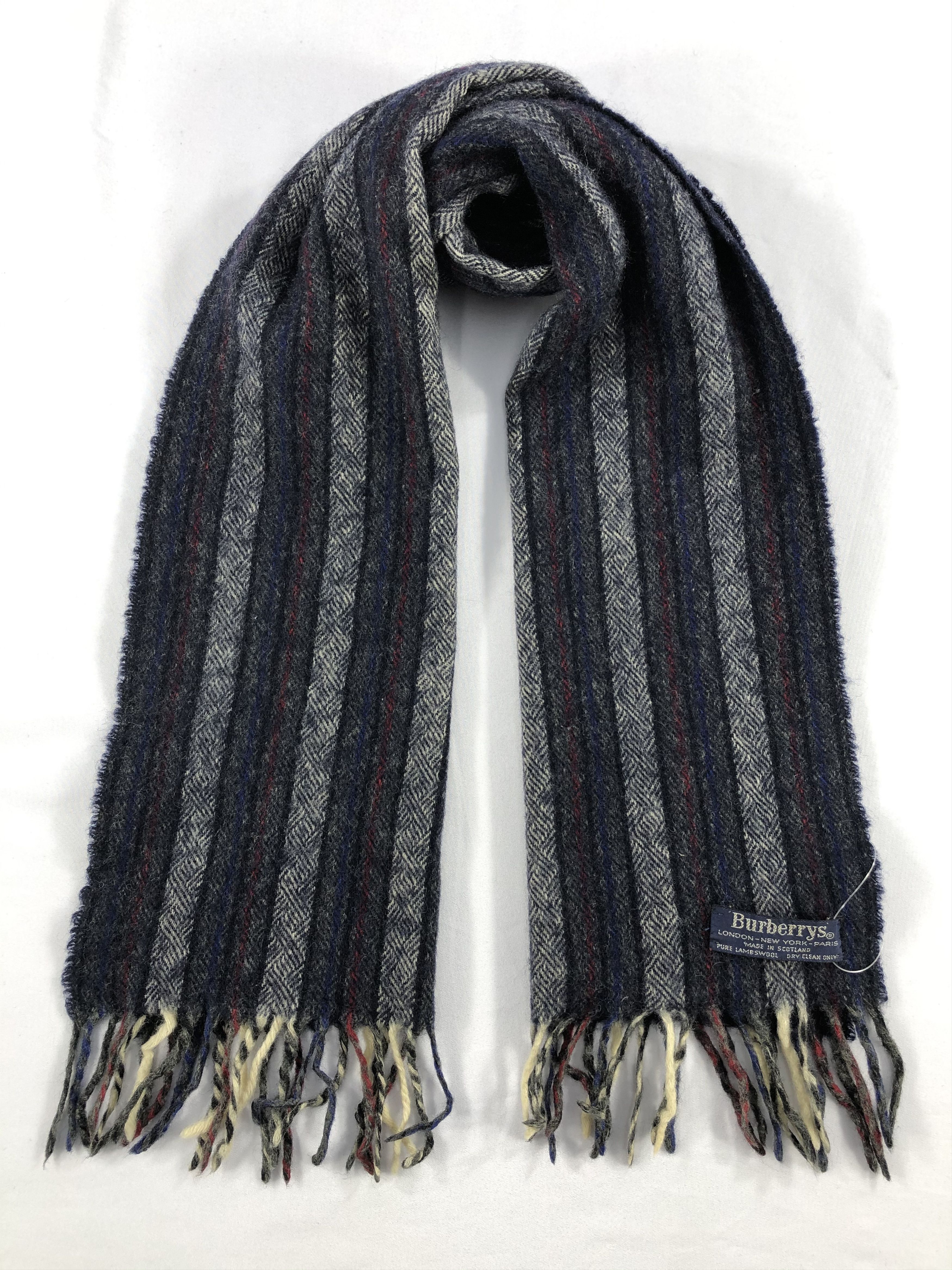 Burberry Vintage Burberry Scarf/Muffler/Neckwear MF1684 Size ONE SIZE - 1 Thumbnail