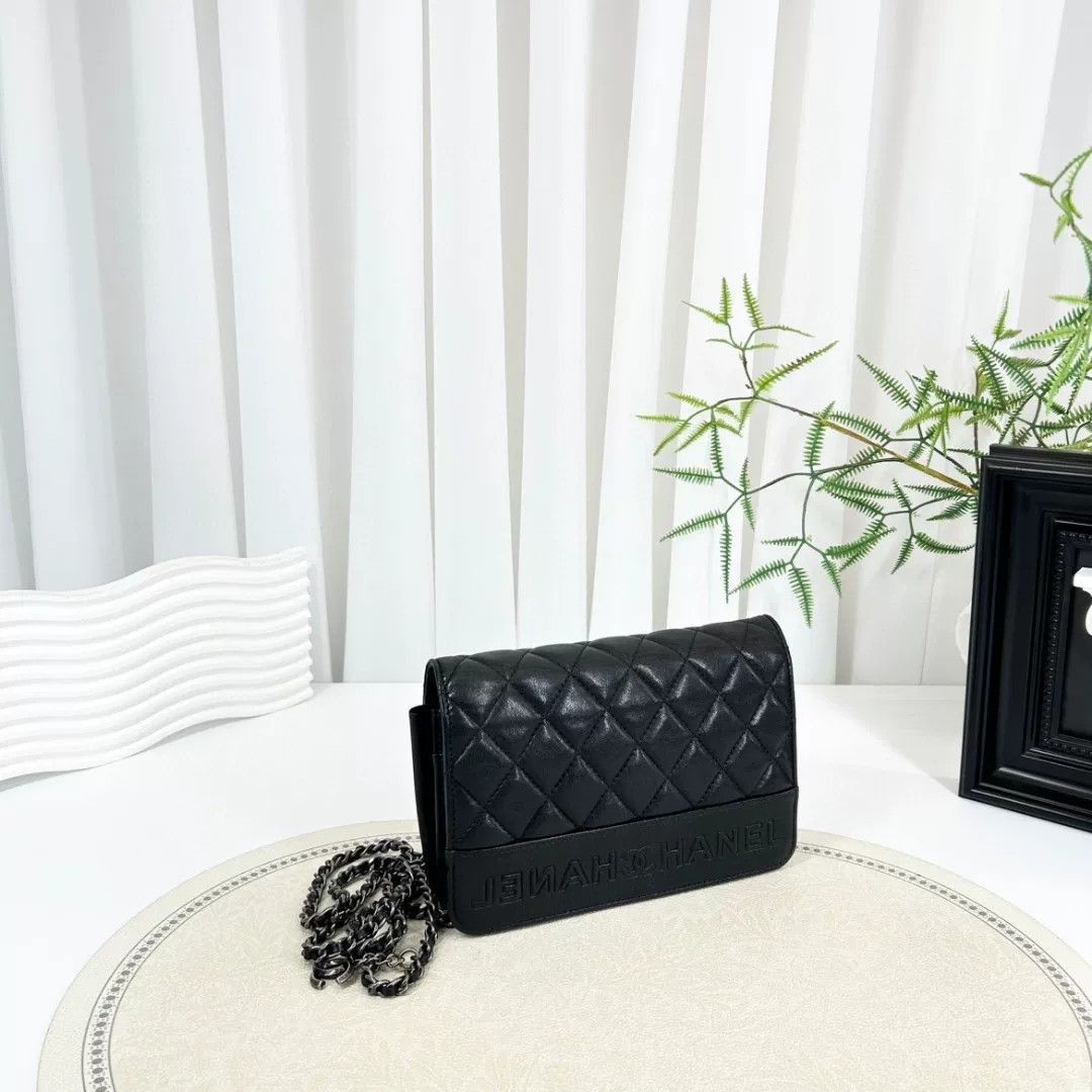 Chanel Pre-loved Bag Very good condition Size ONE SIZE - 1 Thumbnail