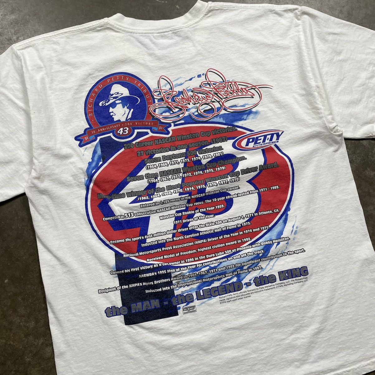 Chase Authentics × NASCAR × Vintage Vintage NASCAR Racing AOP Tshirt Richard Petty 2004 Skater Size US XL / EU 56 / 4 - 4 Thumbnail