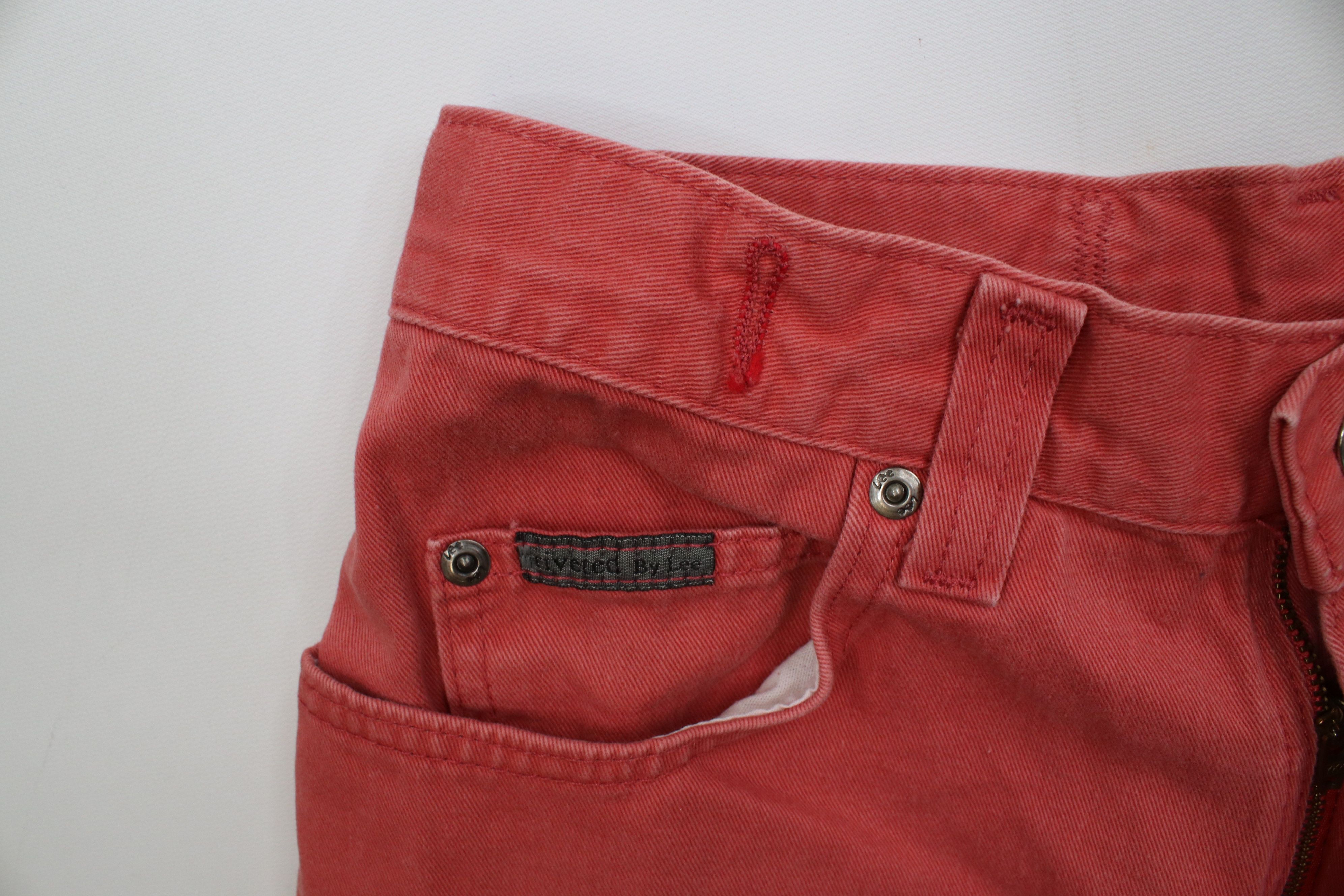 Lee Vintage 90s Lee Above Knee Buckle Back Shorts Red Cotton USA Size 28" / US 6 / IT 42 - 6 Thumbnail