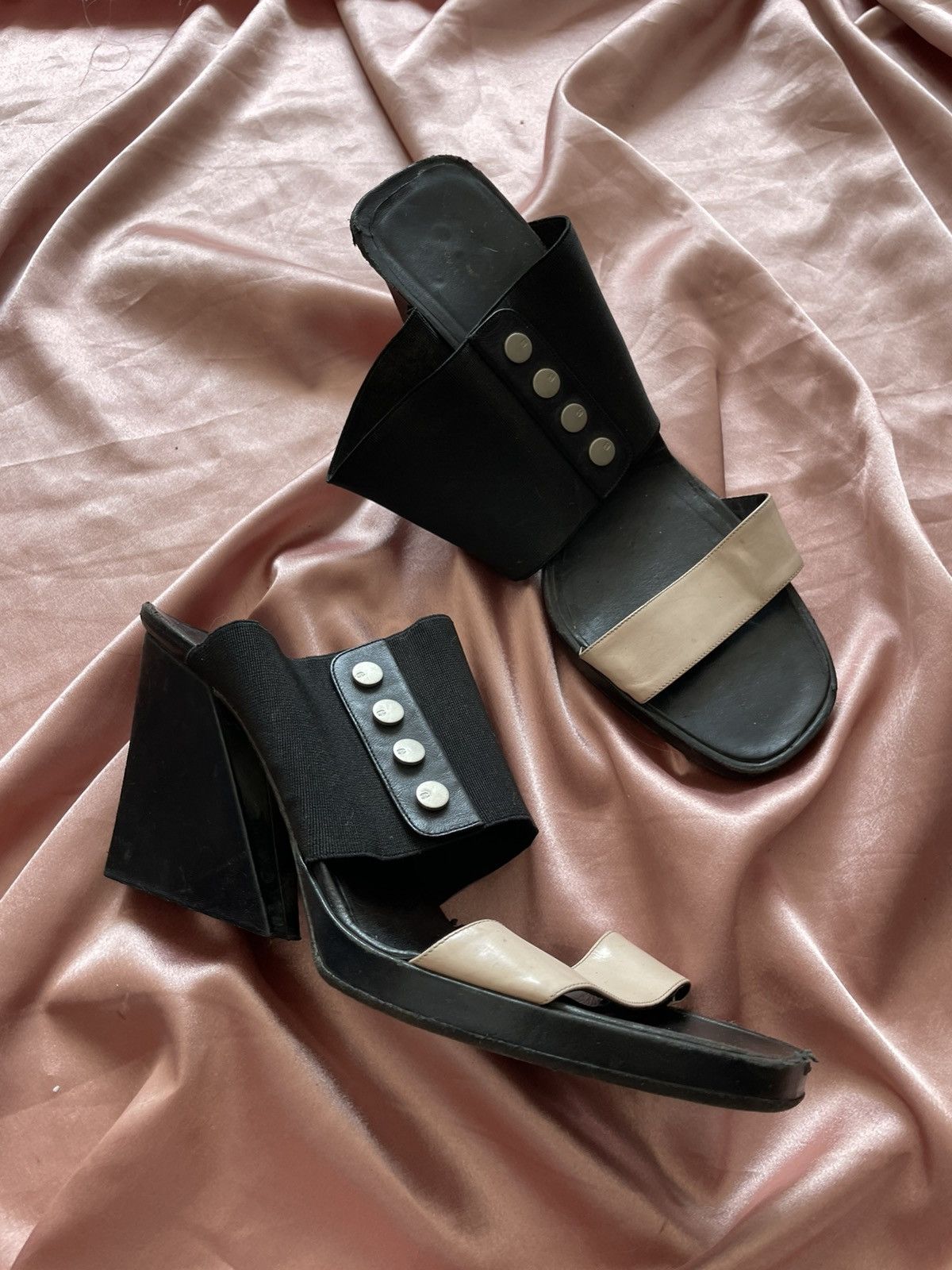 Chanel Chane heels Size US 8 / IT 38 - 12 Thumbnail