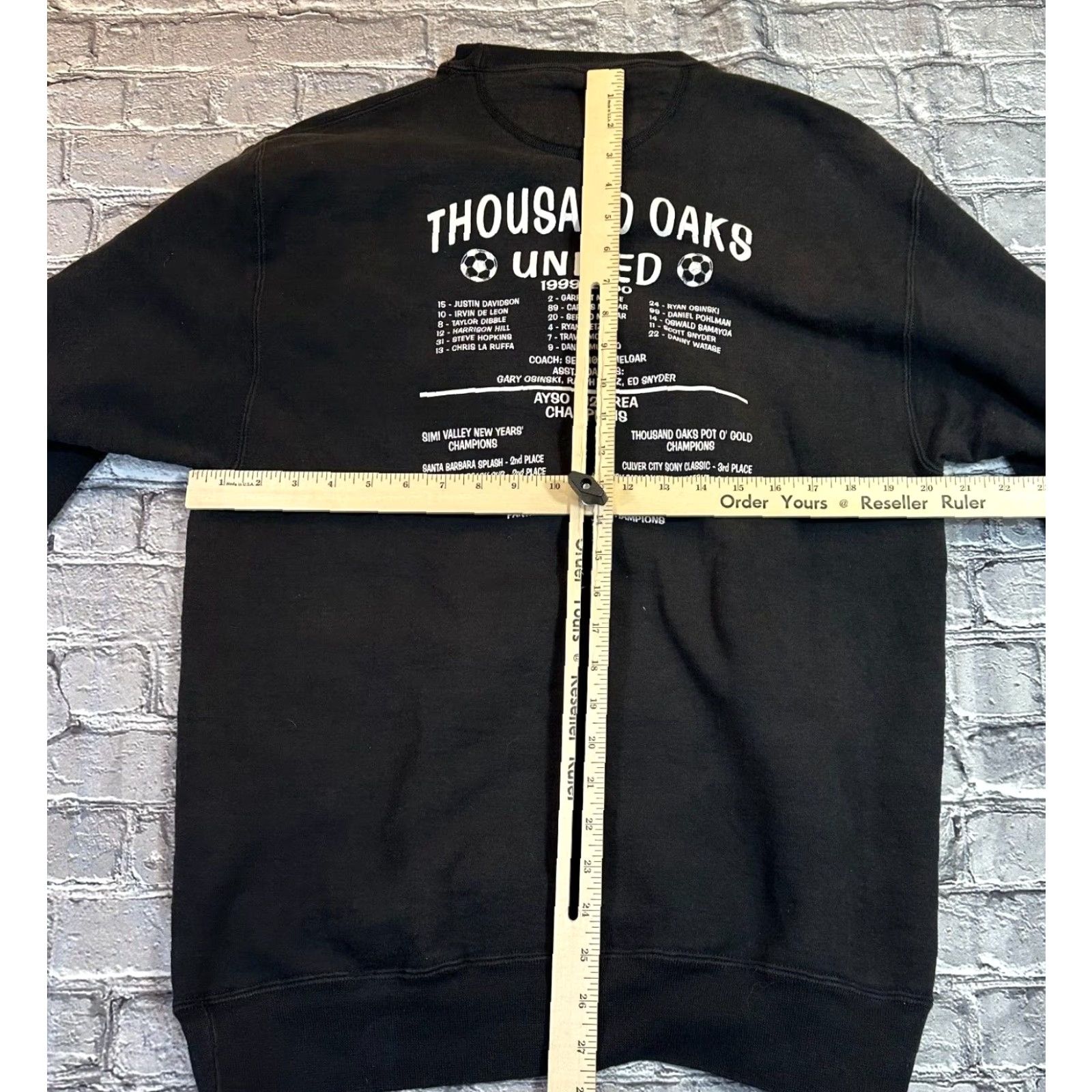 Soffe VINTAGE Soffee Heavy Cotton USA Made Thousand Oaks, CA Y2K Soccer Crewneck Men L Black Graphic Print Sweatshirt Size US L / EU 52-54 / 3 - 7 Thumbnail