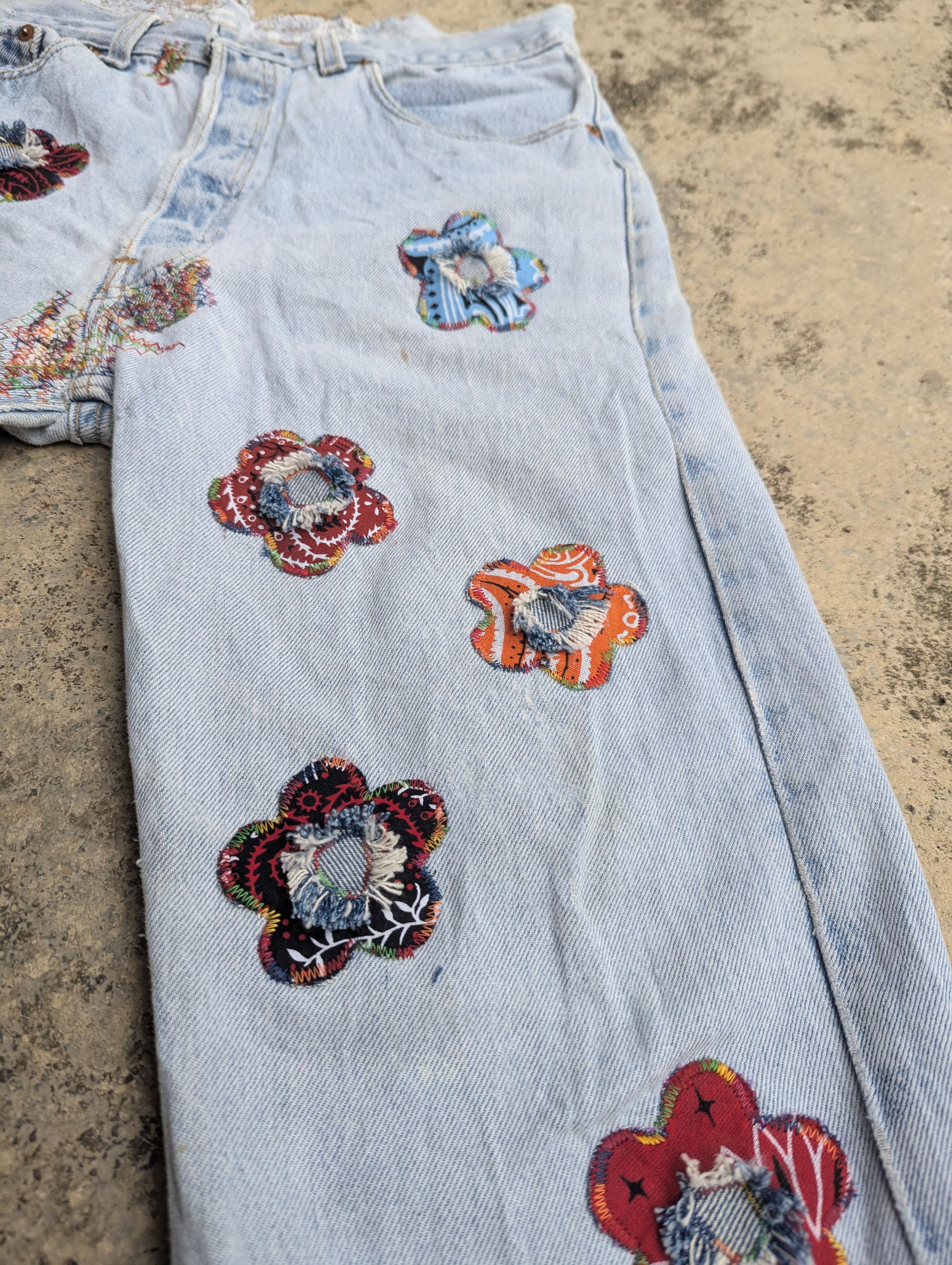 Levi's Vintage Levis 501 Custom Made Flower Patches Size US 31 - 4 Thumbnail