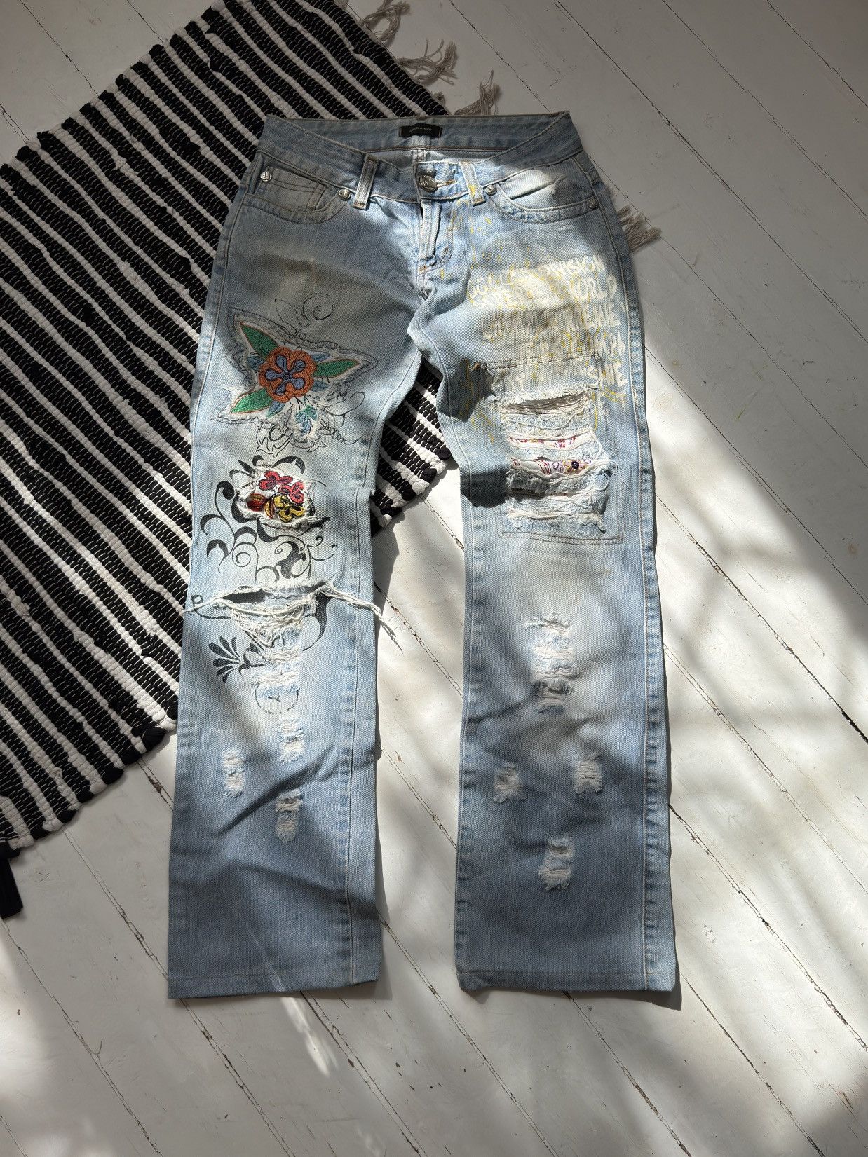 Dsquared2 VINTAGE DSQUARED2 DISTRESSED PRINTED STYLE PANTS Size 27" / US 4 / IT 40 - 1 Thumbnail