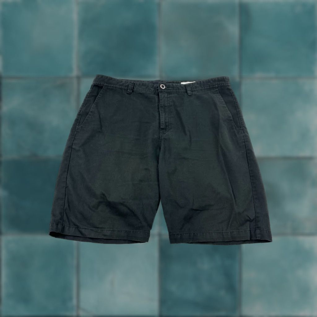 Volcom Volcom Shorts Mens Size 40 Black Monty Casual Flat Front Size US 40 / EU 56 - 1 Thumbnail