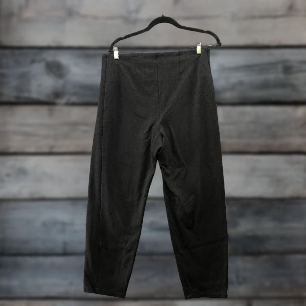 Vintage Liverpool Womens 10 Black Sleek Pull On Crop Straight Leg Dress Pants Slim Yoga Stretch Front Zipper Flat Front Casual All Seasons Mens? Womens Size 32" / US 10 / IT 46 - 1 Thumbnail