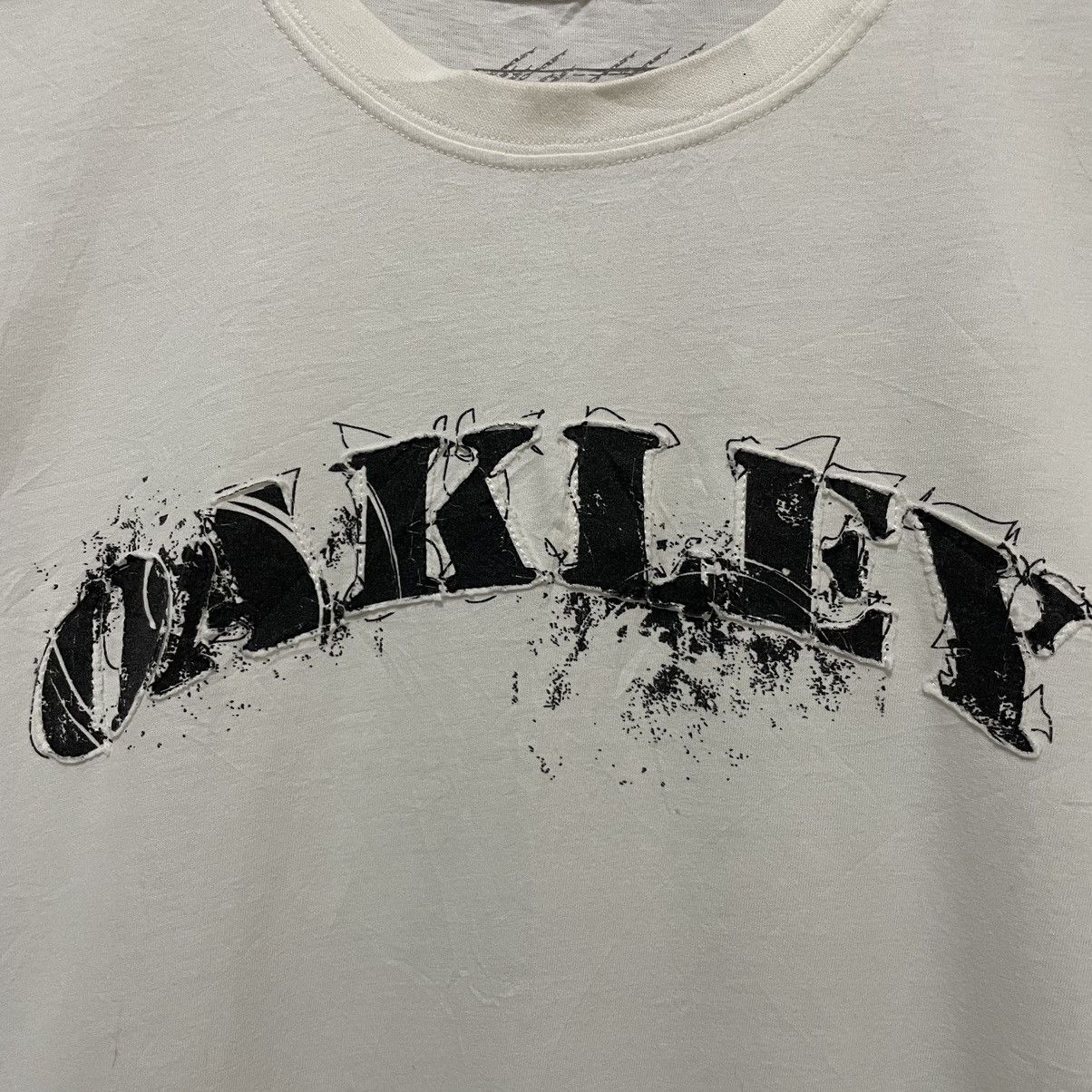 Oakley Y2K Oakley Embroidery Spell Out T Shirt Size US M / EU 48-50 / 2 - 2 Thumbnail